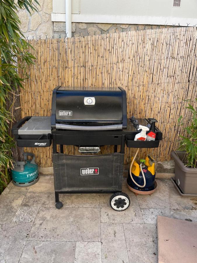 Rdc De Maison Avec Terrasse Barbecue Τουλόν Εξωτερικό φωτογραφία
